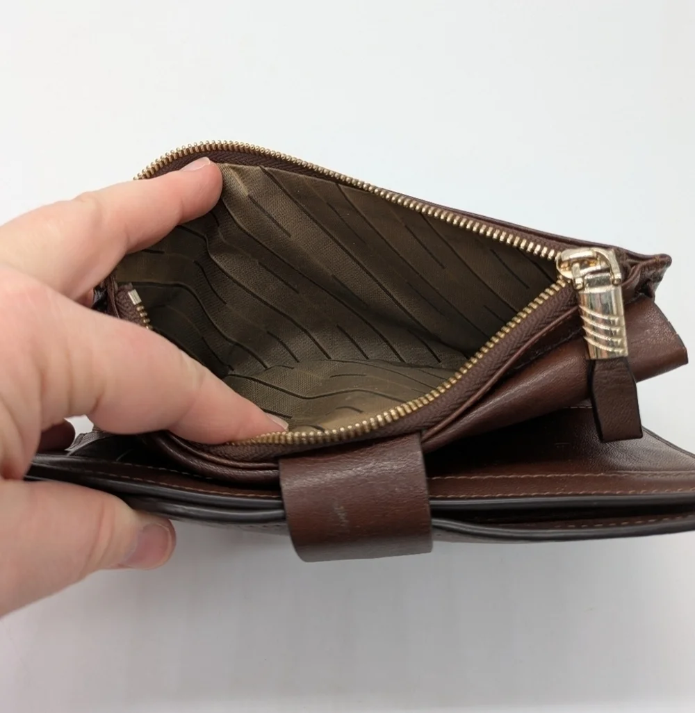 ✨3/$15 Travelambo brown leather wallet